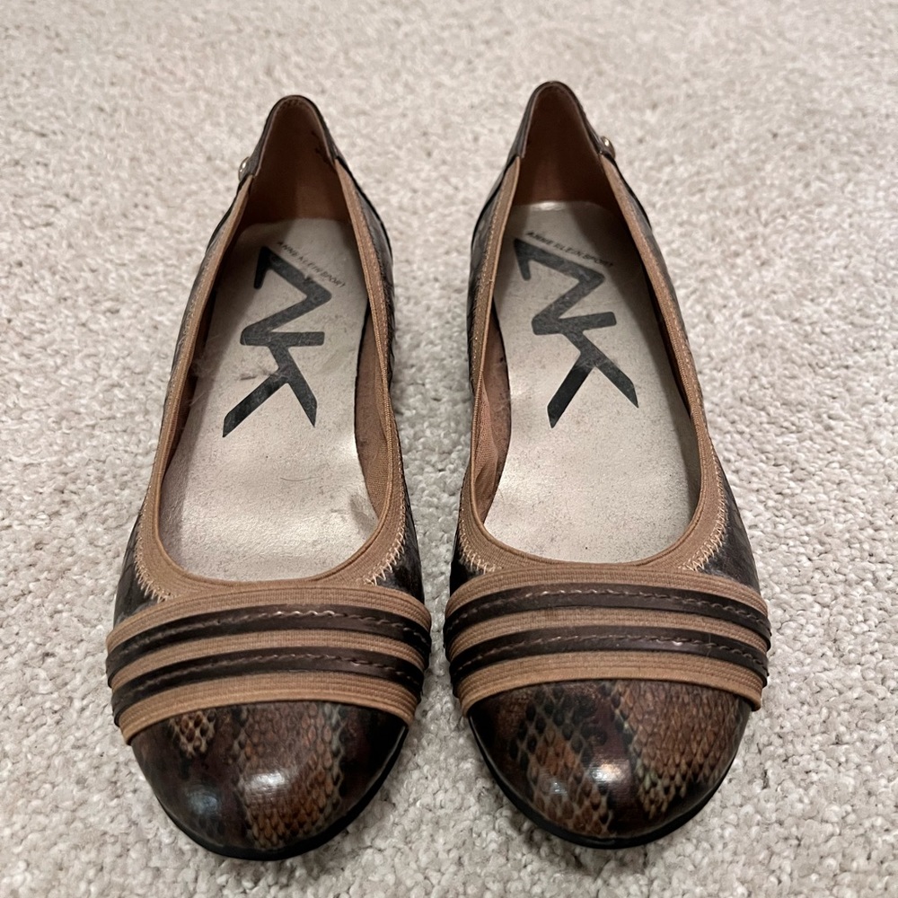 Anne Klein sport brown “snake” flats